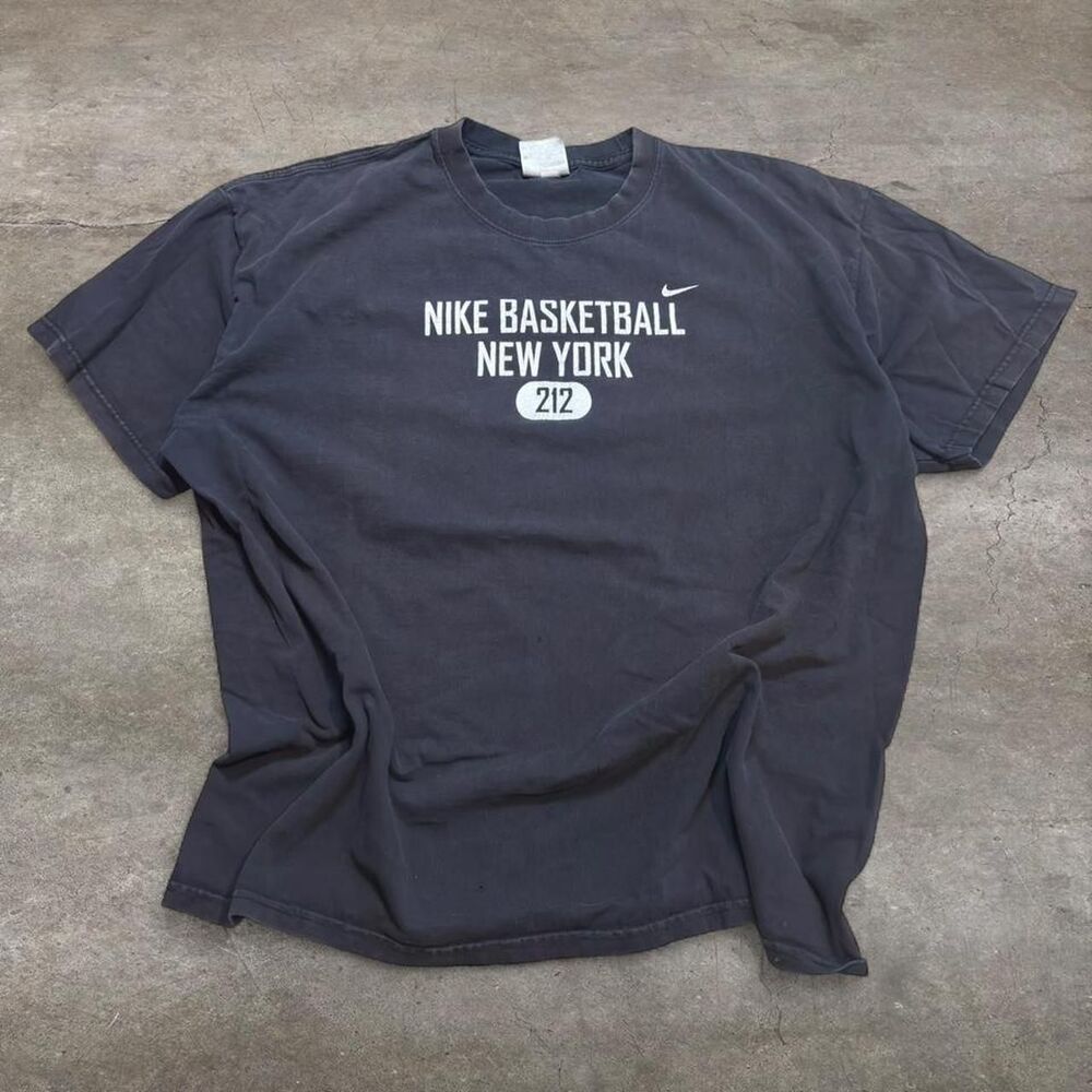 Nike Men's Black and Navy T-shirt